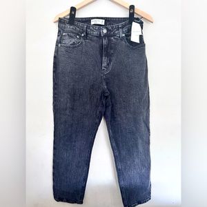 NWT Abercrombie Curve Love High Rise Mom Jean Size 28 - 6S